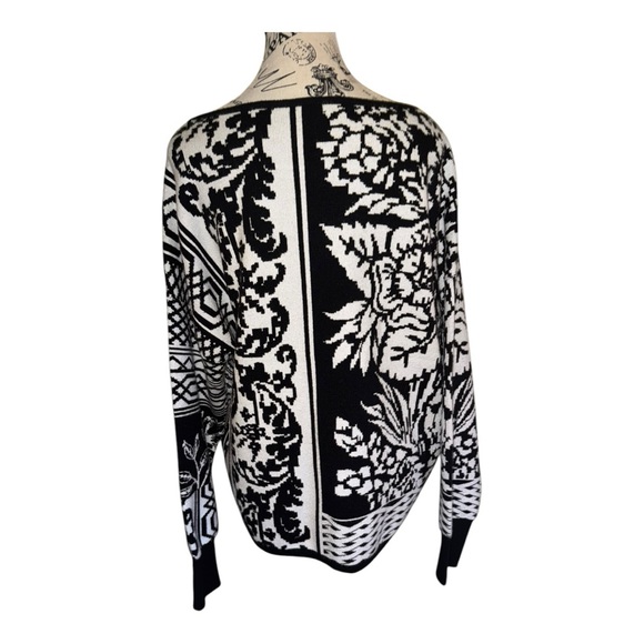 Strazzi by Cyrus Black and White Patterned Sweater NWT - Picture 2 of 10